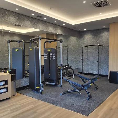 伊鲁尼瓦伦西亚4号康福特尔酒店 4*