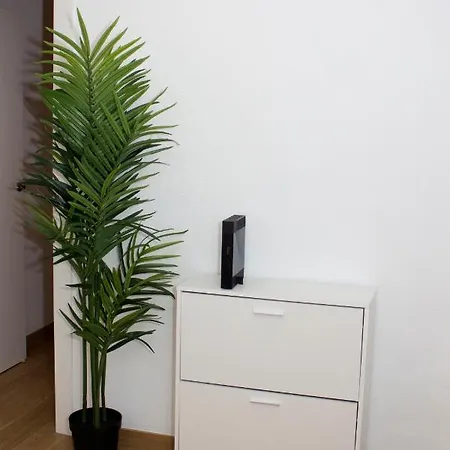 شقة Spacious And Modern Apartment Close To The Beach!