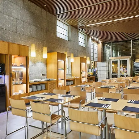 Silken Puerta מלון