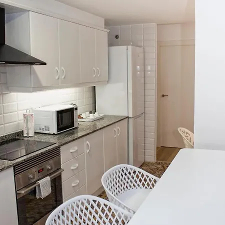Spacious And Modern Apartment Close To The Beach!