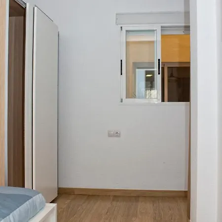 Spacious And Modern Apartment Close To The Beach!