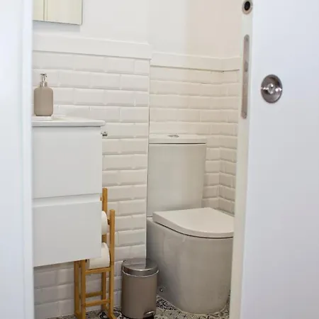 Spacious And Modern Apartment Close To The Beach! شقة فالنسيا