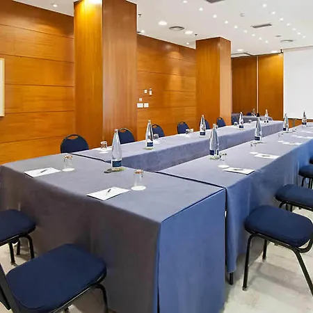 Nh Ciencias מלון