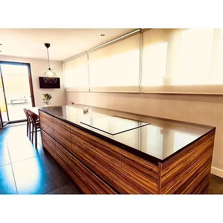 アパート Lovely Penthouse With Pool *