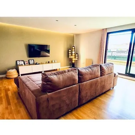 アパート Lovely Penthouse With Pool *