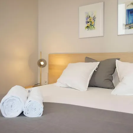 Singularstays Santa Cruz 9 *