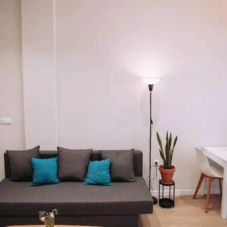 Estelles Close To Apartment