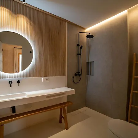 Design House With Swimming Pool Near The Sea 公寓