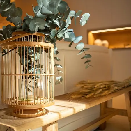 Design House With Swimming Pool Near The Sea 公寓 *