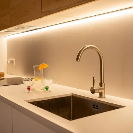 Daire Design House With Swimming Pool Near The Sea *