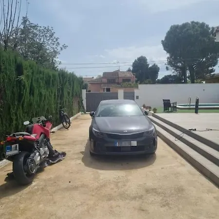 Chalet Con Piscina, Barbacoa Y Amplia Terraza Casa de Férias Valência
