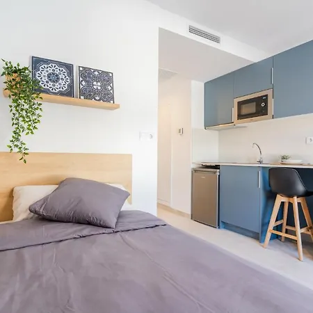 Micampus Avenida Del Puerto - Residencia De Estudiantes * Valencia