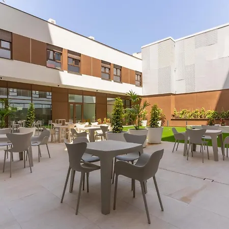 Micampus Avenida Del Puerto - Residencia De Estudiantes *