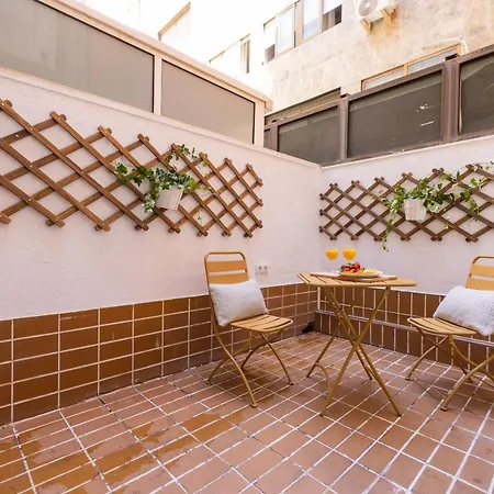 Florit Flats - The Apolo Loft Apartment