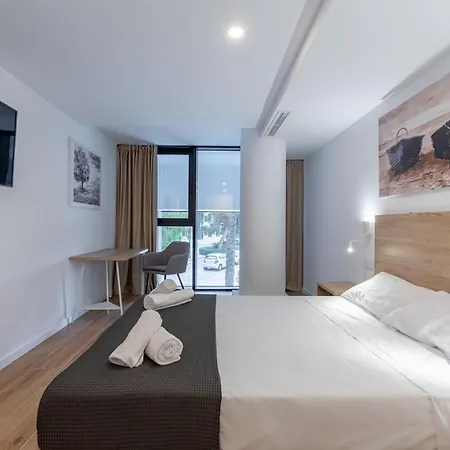 Travel Habitat Alameda Suites. Valence