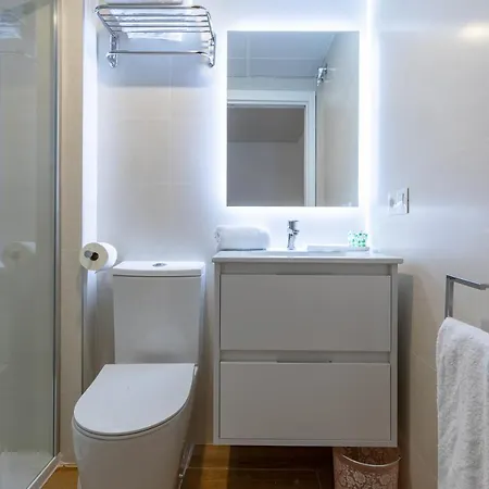 Travel Habitat Alameda Suites. Valence