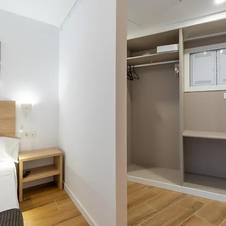 Travel Habitat Alameda Suites. Apartment