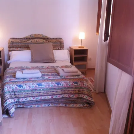 Sunny Central Market Apartment