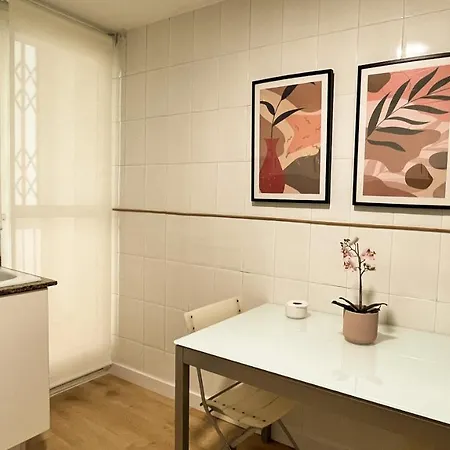 Ttdssa Cervantes Street - Parking In Midtown Appartamento Valenza