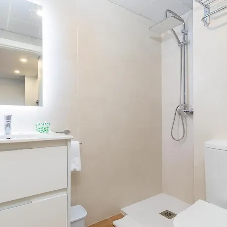 Апартаменты Travel Habitat Alameda Suites.