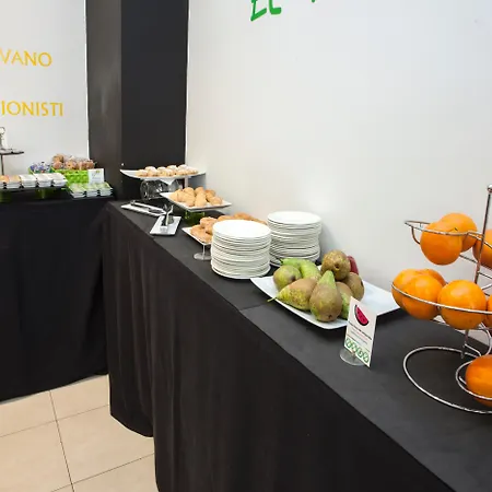 Casual Del Cine Hotel 2*