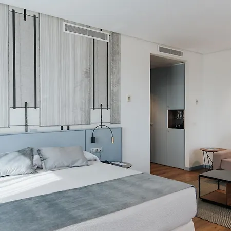 Hotel Neptuno Playa & 4*