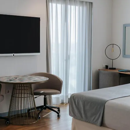 Neptuno Playa & Ξενοδοχείο 4*