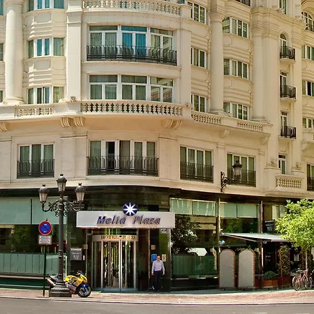 Melia Plaza 4*