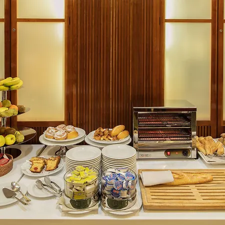 Melia Plaza Hotell