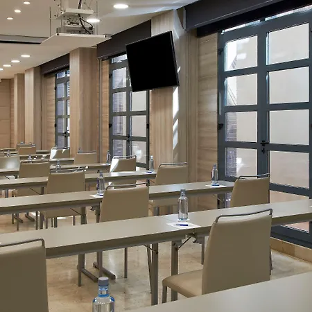 Hotel Nh Artes 4*