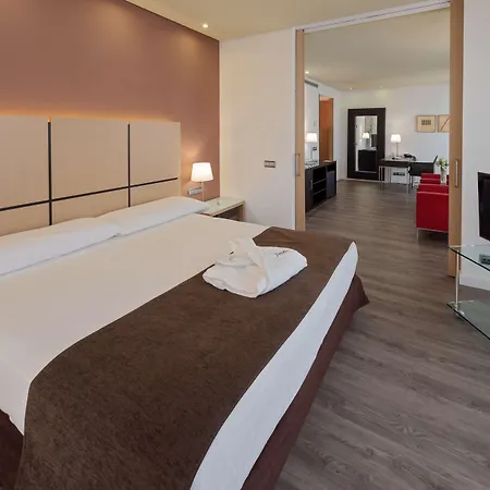 Hotel Silken Puerta