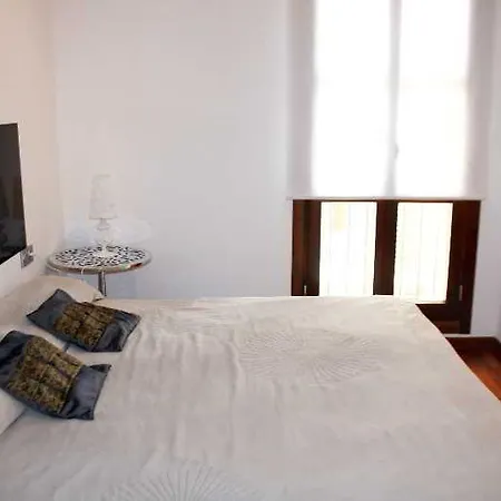 Happy Apartment *