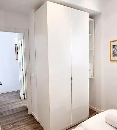 Florit Flats - The Canovas *