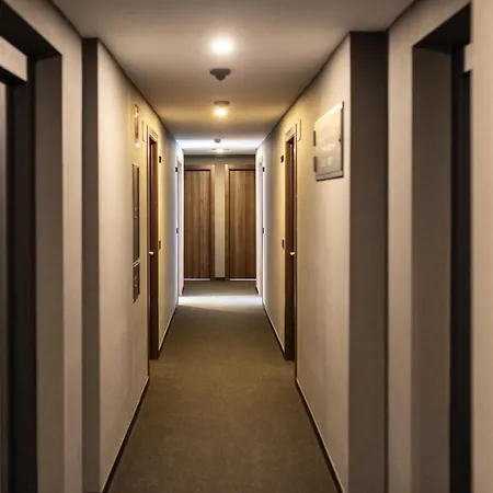 Lägenhetshotell Ramirez Flats 4*