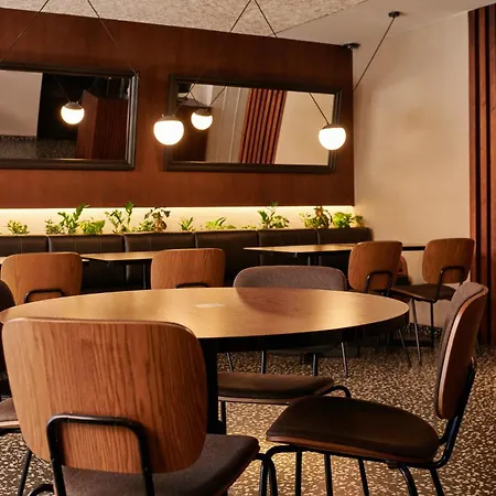 Mate Cosmo - Centre, Ξενοδοχείο