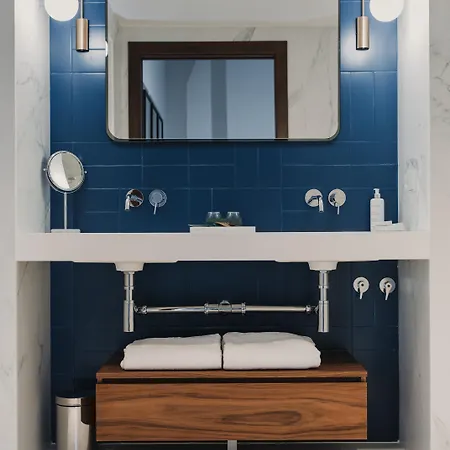 מלון Mate Helen Berger - Centre, 4*