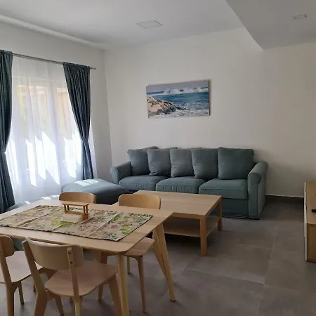 Apartamento Arenas 1 *