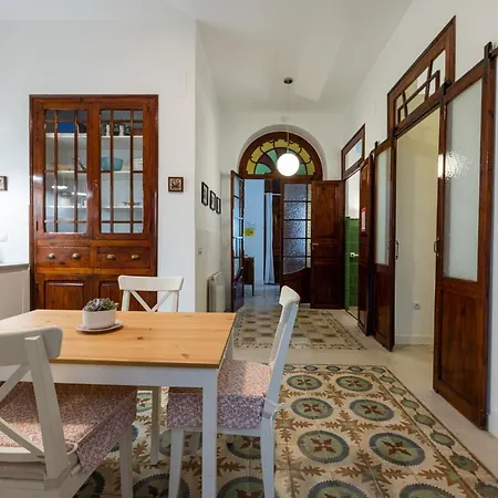 Florit Flats - Traditional House In El Cabanyal *