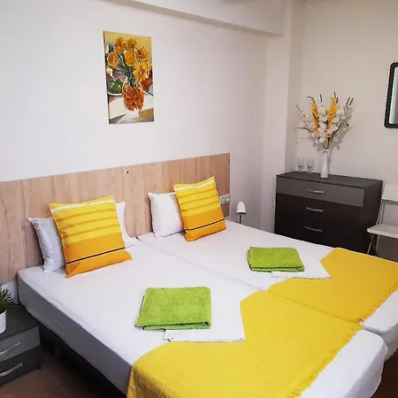 Homestay Double Cozy Room. Ruzafa - Perfect Place To Valencia