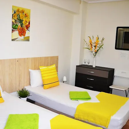 Homestay Double Cozy Room. Ruzafa - Perfect Place To Valencia