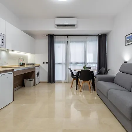 Apartament Travel Habitat La Marina Real *