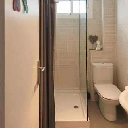 Luminoso. Comodo. Acogedor. Wifi. Junto A Ave Walencja