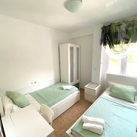 De Temporada En Malvarrosa Vacaciones Largas Long Desde 11 Noches Валенсия