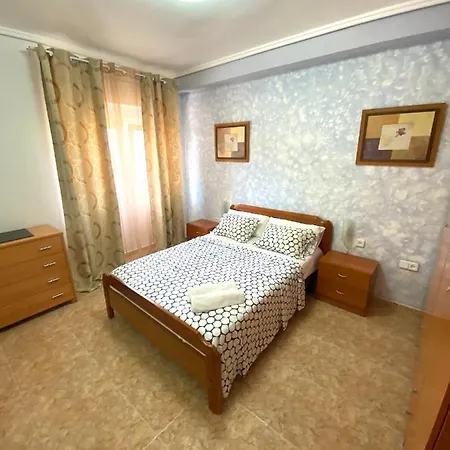 De Temporada En Malvarrosa Vacaciones Largas Long Desde 11 Noches 瓦伦西亚