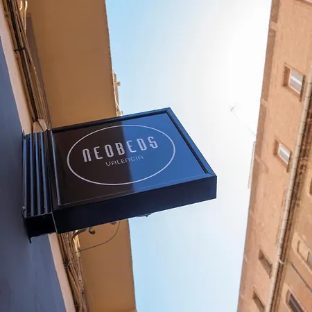Daire Neobeds - Stylish Modern 1br Near Old Town & Steps From Turia Park