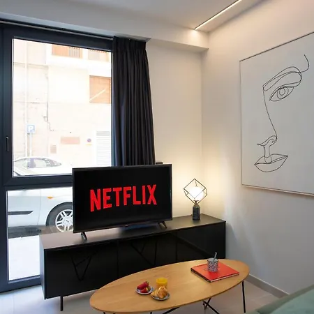 Daire Neobeds - Stylish Modern 1br Near Old Town & Steps From Turia Park *