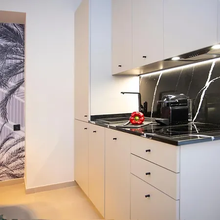 Daire Neobeds - Stylish Modern 1br Near Old Town & Steps From Turia Park *