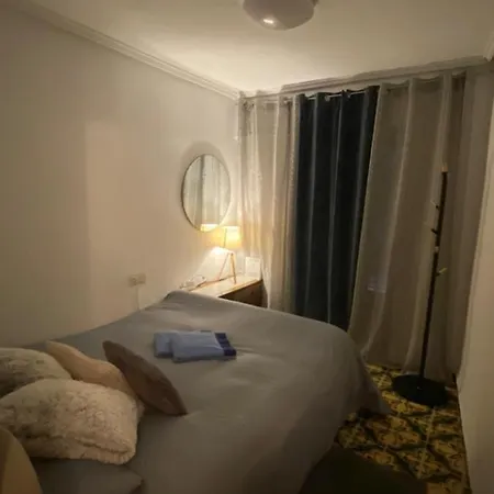 Séjour chez l'habitant Habitacion Con Balcon Privado. *