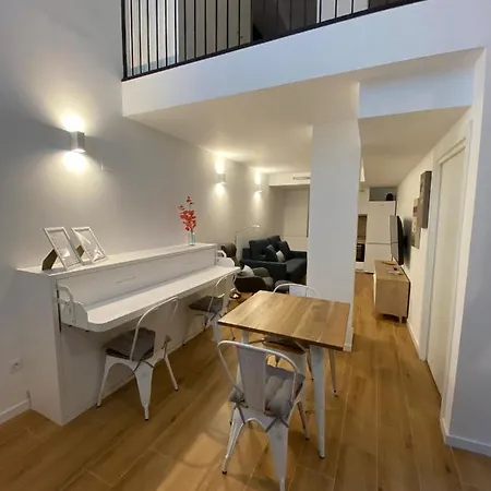 Апартаменты Travel Habitat Alameda Suites. Валенсия