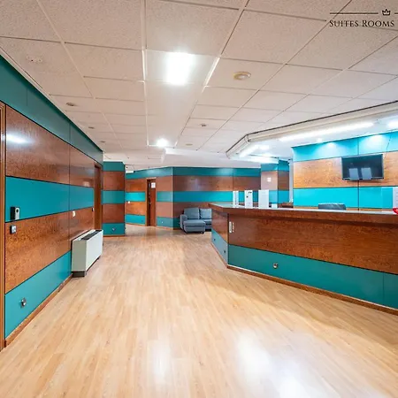 Suites Rooms Valencia 招待所 2*